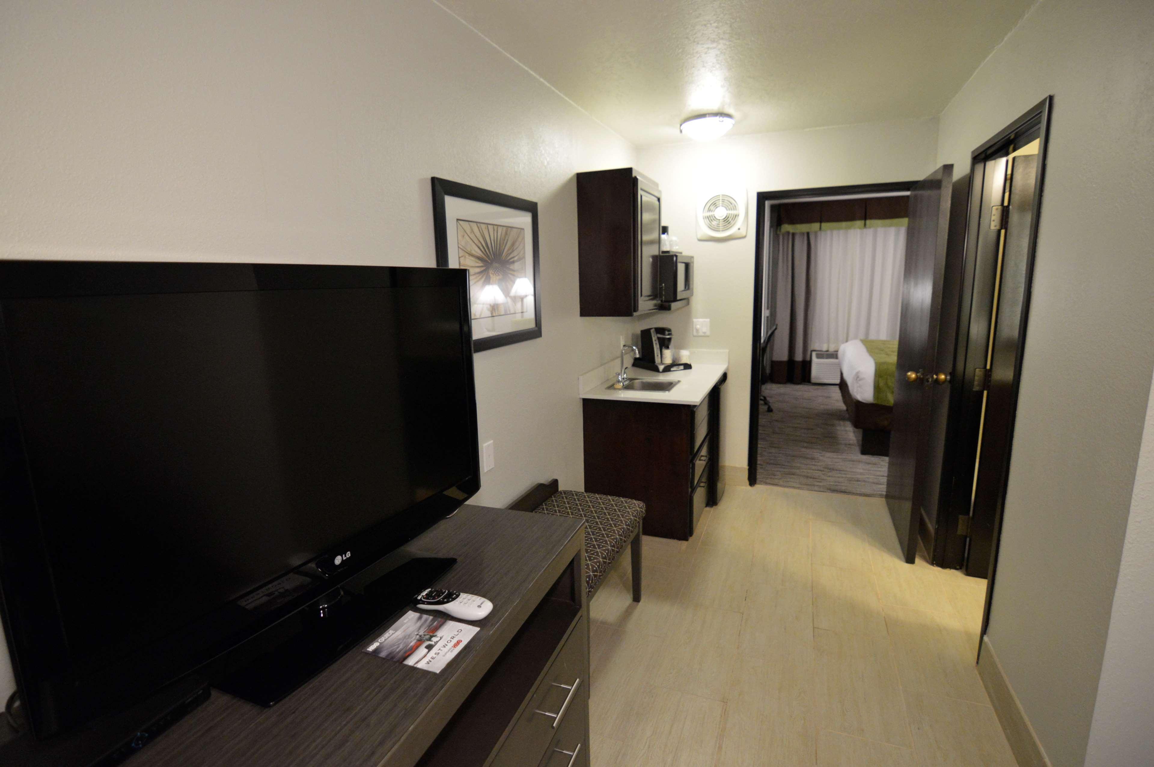 Best Western Plus Liberal Hotel & Suites Buitenkant foto